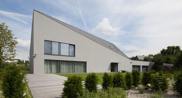 Bryła domu Festung Ślęza – połączenie tradycji z nowoczesną architekturą 