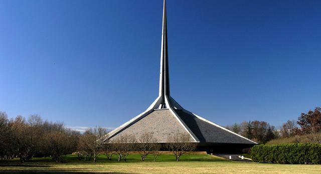 Architektura modernizmu. Columbus w USA - miasteczko zaprojektowane przez słynnych architektów modernizmu