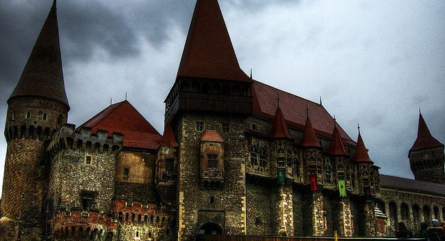 Zamek w Hunedoarze – czy tu przetrzymywano hrabiego Drakulę?