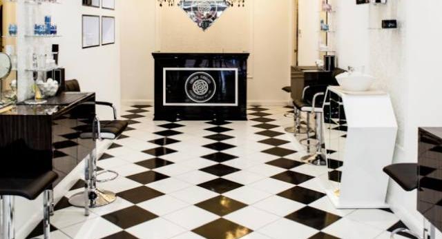 Wnętrze salonu Forever Flawless przy Rose Street