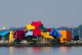 Biomuzeum w Panamie - Frank Gehry - kolorowe zadaszenia