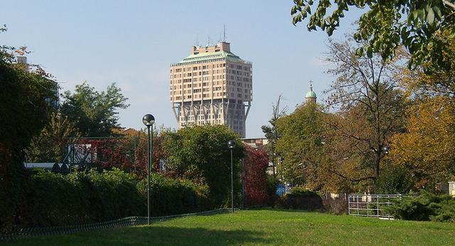 Torre Velasca - wieżowiec w Mediolanie 