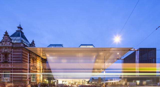 Bryła Stedelijk Museum w Amsterdamie autorstwa Benthem Crouwel Architects