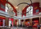 Czerwona półka niczym współczesna architektura? Zmiany w Muzeum Schiedam