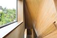 Dynamiczna forma klatki schodowej. Bryła „Steel Lady” - domu jednorodzinnego w Seulu autorstwa Chae–Pereira Architects