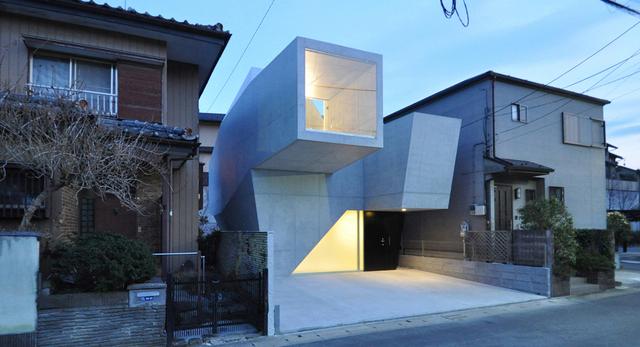Dom jednorodzinny w japońskim mieście Abiko  autor: pracownia architektoniczna fuse-atelier