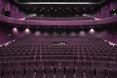 Purpurowa widownia - bryła Theatre de Stoep w miejscowości Spijkenisse w Holandii  autor: UNStudio