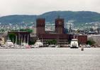 Architektura skandynawska: Ratusz w Oslo, czyli brązowy ser w sercu miasta