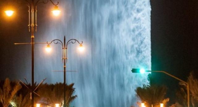 Współczesna architektura z wody? Fontanna Króla Fahda (Jeddah Fountain) w mieście  Dżudda w Arabii Saudyjskiej