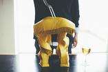 Stołek Fondue Stool japońskiego artysty Satsuki Ohata - nadziany i gotowy do (zje/sie)dzenia
