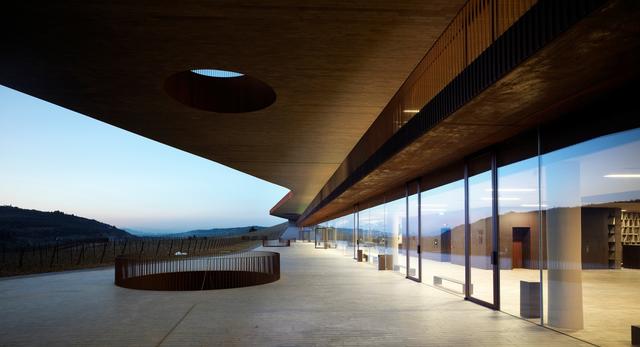 Współczesna architektura Toskanii: dom wina