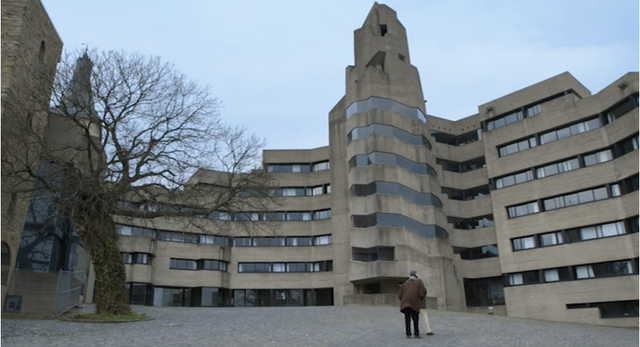 Betonowa miłość. Współczesna architektura, tradycja i rodzinna tragedia