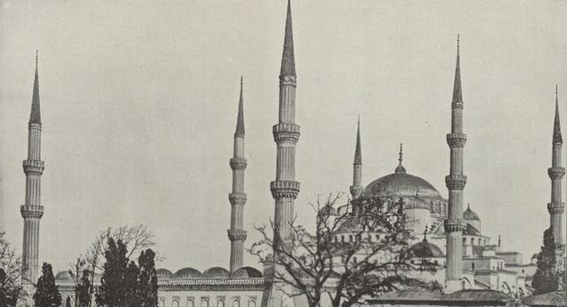 Minarety, meczet sułtana Achmeda w Stambule. Polona