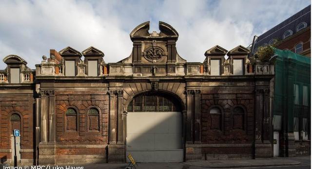 Wiktoriańska bryła - część przyszłej siedziby Museum of London