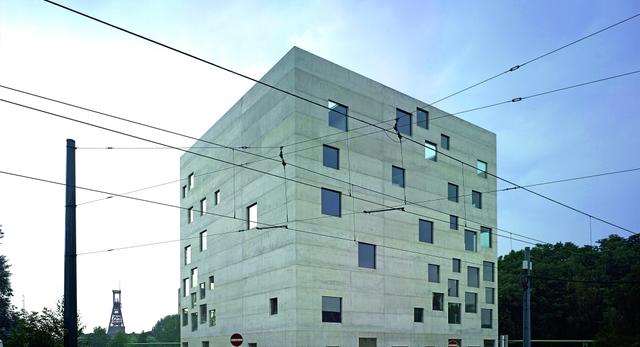 Nowy budynek Szkoły Zarządzania i Dizajnu Zollverein w Essen