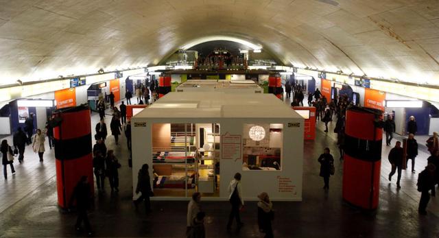 ikea reklama metro paryż