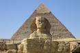 Wielki Sfinks z Gizy, z piramidą Chefrena na drugim planie