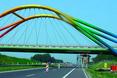 „Wiadukt-tęcza” nad autostradą A2