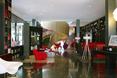 CitizenM Hotel. To miejsce na pewno zapadnie w pamięć, nowoczesny design całkowicie odróżnia hotel od pozostałych w Londynie