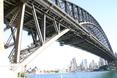 Harbour Bridge w Sydney - jego stalowa konstrukcja, została misternie utkana jak pajęcza sieć