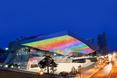 Centrum Filmowe w Busan zachwyca falującym dachem
