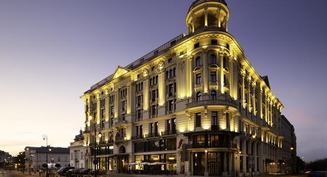 Hotel Bristol w Warszawie dołączył do grupy The Luxury Collection! Mnóstwo zdjęć odnowionej architektury i architektury wnętrz.